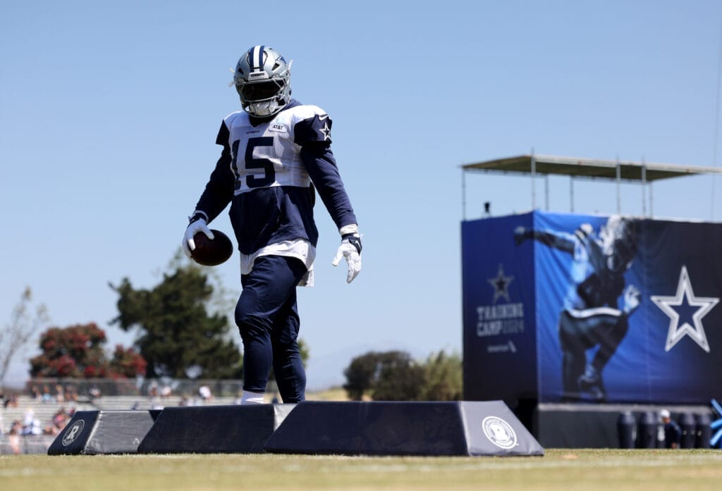 Ezekiel Elliott is back as RB1 for the Dallas Cowboys, this time as leader of questionable backfield