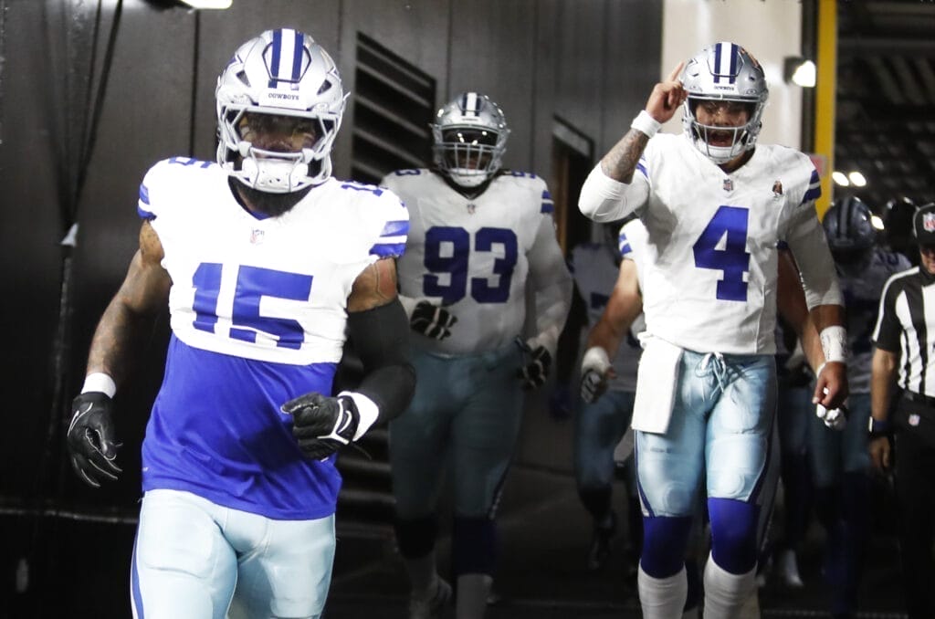 Why did the Dallas Cowboys bring back Ezekiel Elliott if they are not going to use him?