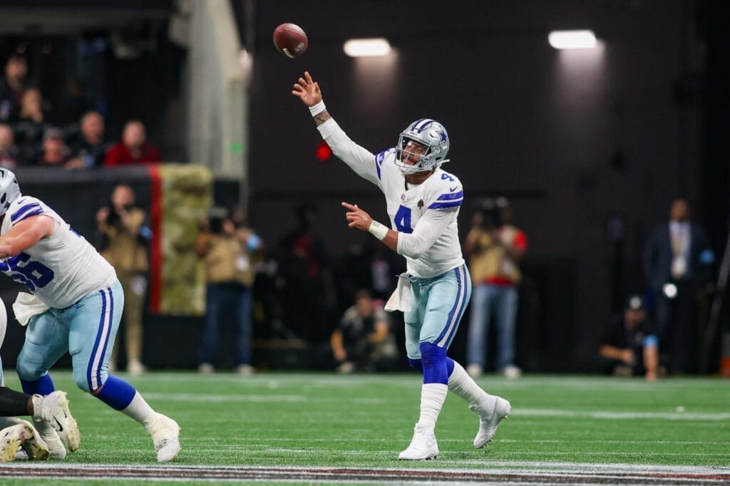 Dallas Cowboys QB Dak Prescott injured hamstring on the run, still hopes to play next week
