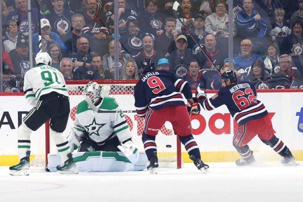 Dallas Stars goalie Jake Oettinger