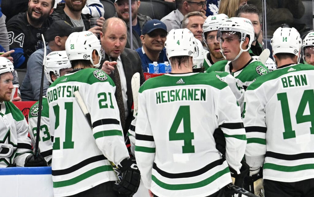 What does Steve Spott do for the Dallas Stars?