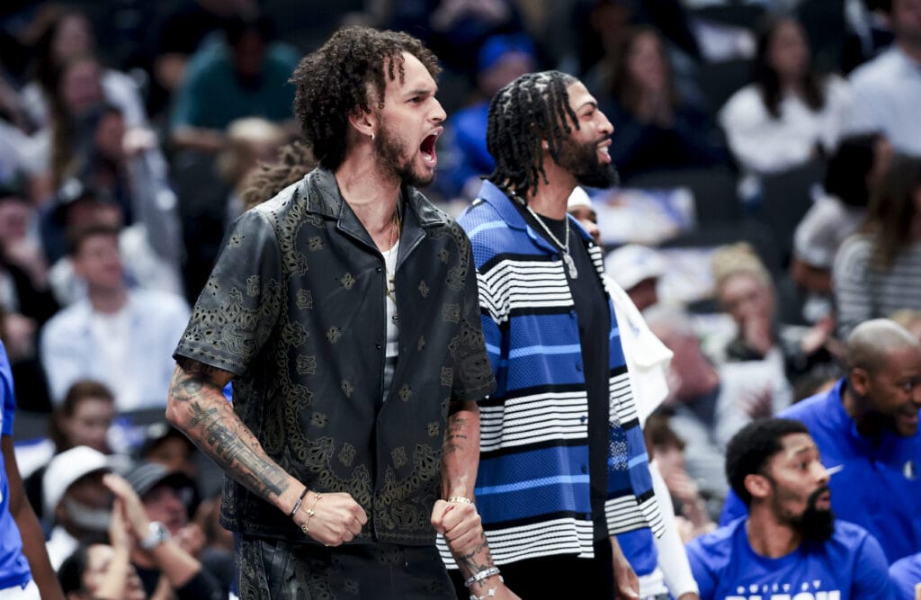 The Mavericks’ latest injury update doesn’t admit to tanking, even if Dallas probably is