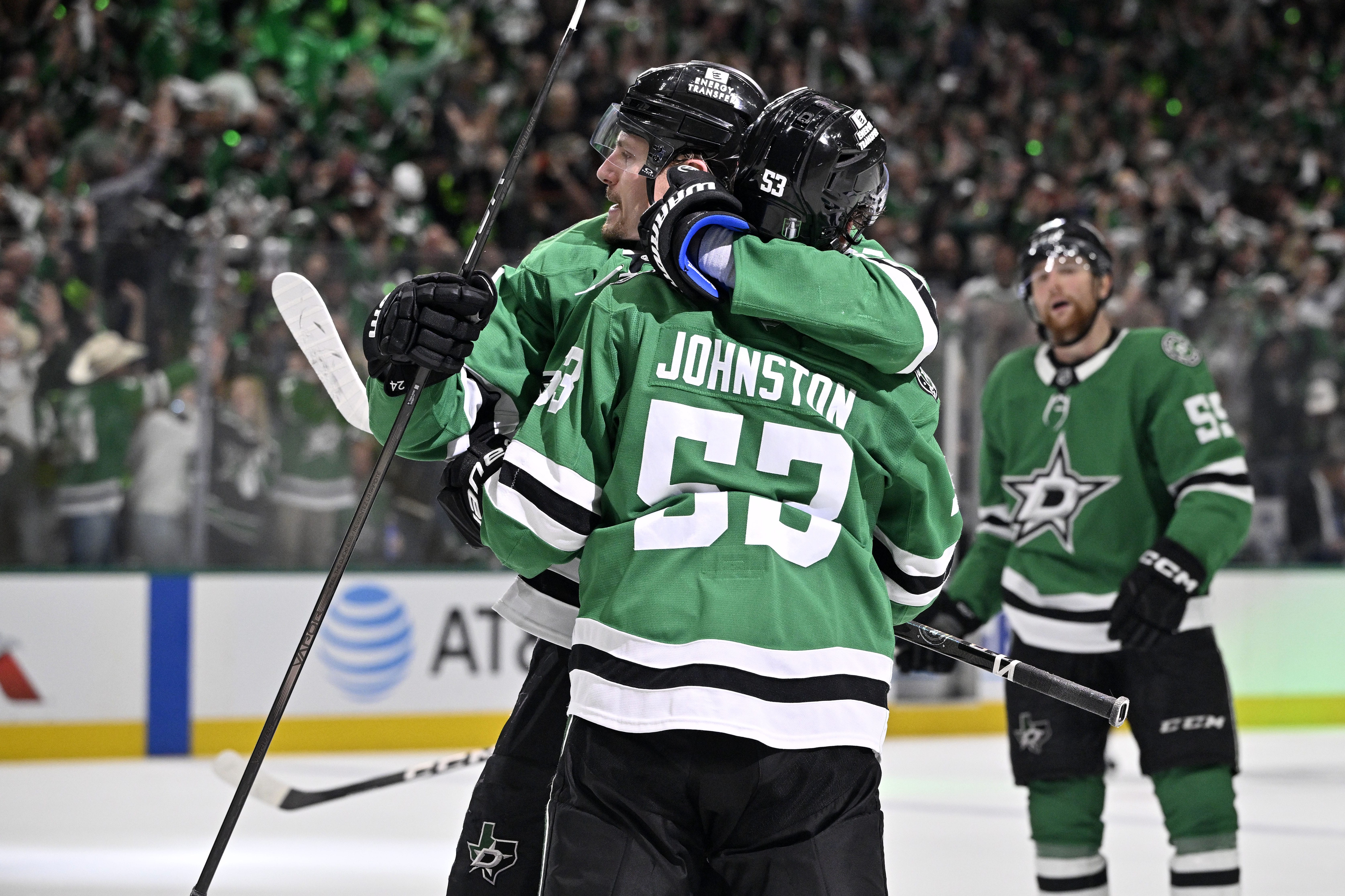 Dallas Stars forwards Wyatt Johnston, Roope hintz