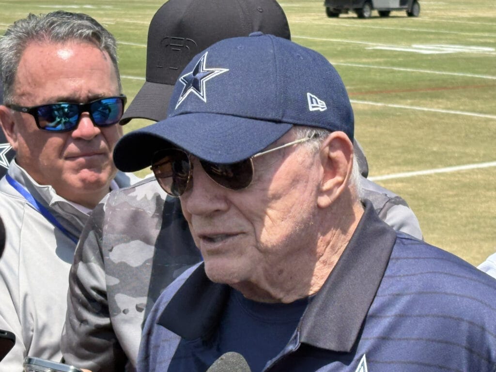 In dismissing Micah Parsons trade demand, did Jerry Jones leak Dallas Cowboys nearly $200M gtd offer
