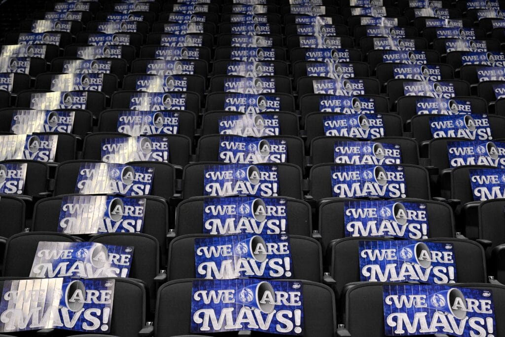 Vote in our 2025 Mavericks fan survey!