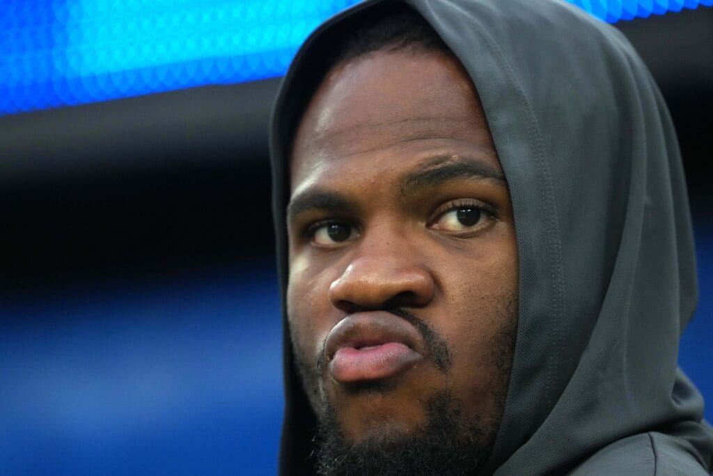 Dallas Cowboys talk to Micah Parsons about body language, say he’s healthy enough to play vs Eagles