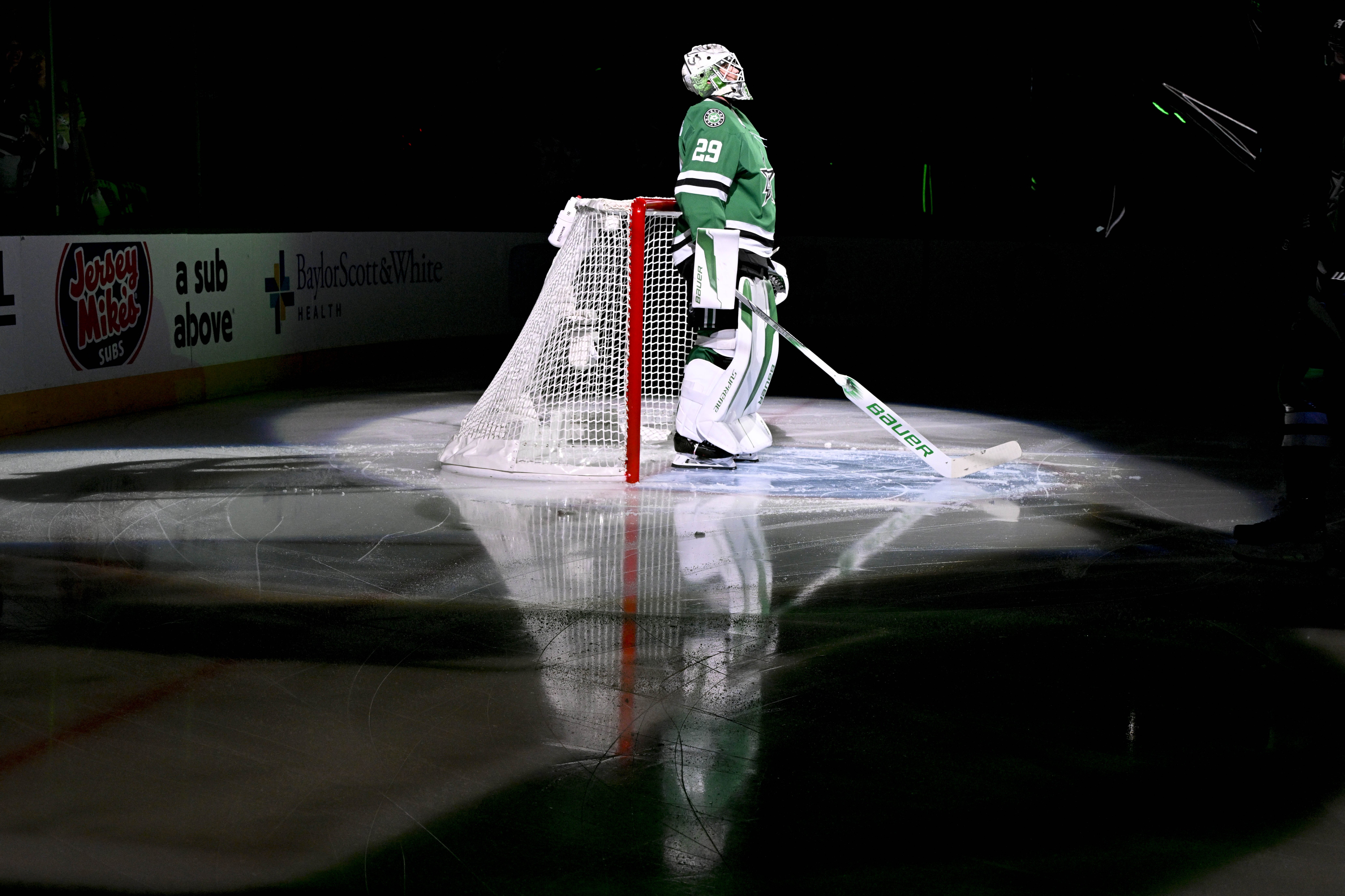 Dallas Stars goalie Jake Oettinger