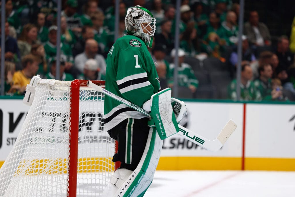 Dallas Stars goalie Casey DeSmith