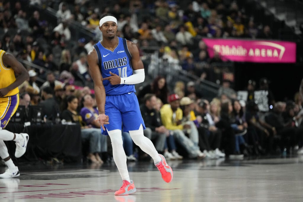 Brandon Williams arrested, charged with possession of marijuana at DFW Airport