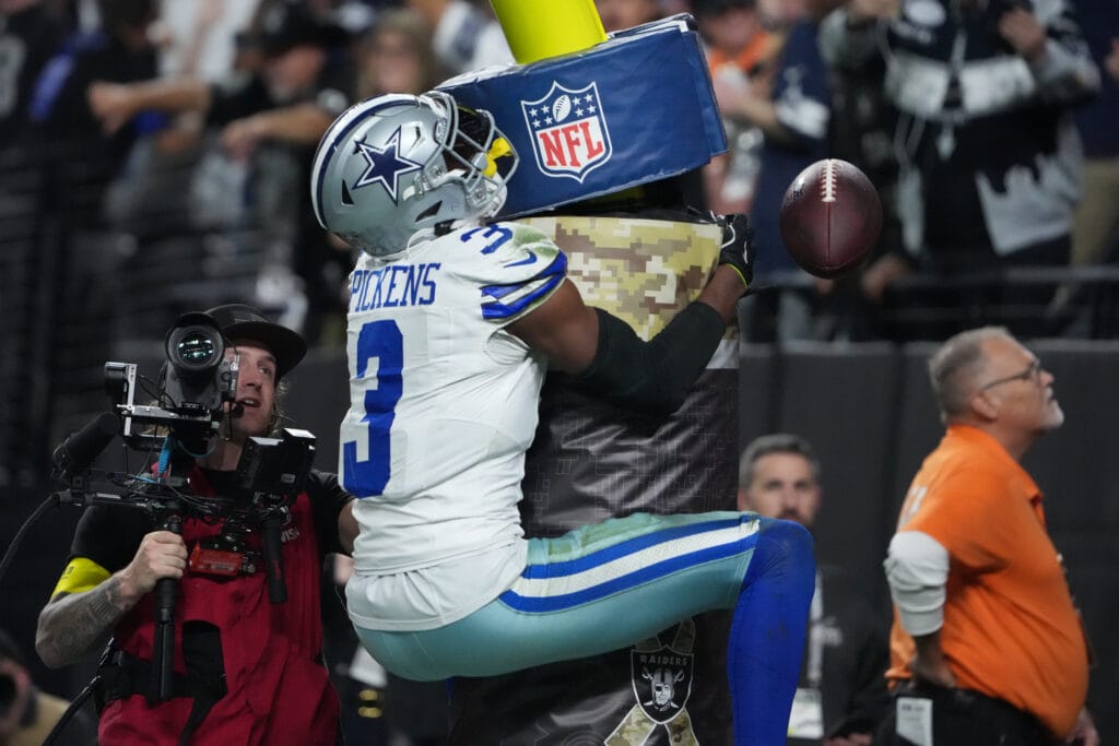 Dallas Cowboys get well mentally, physically in 33-16 blowout of Raiders while adding in more drama