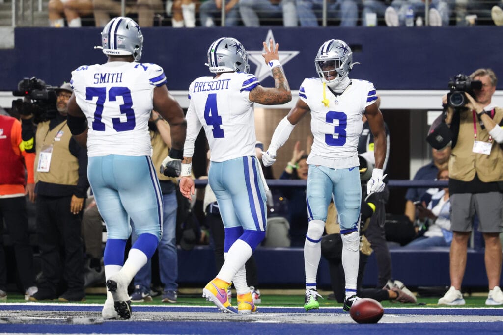 Instant Reactions: Cowboys overcome 21-point deficit, defeat Eagles in closing seconds of Week 12 matchup