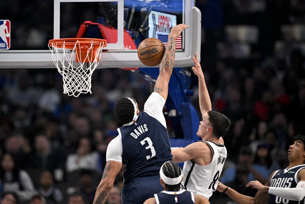 Mavericks' Anthony Davis