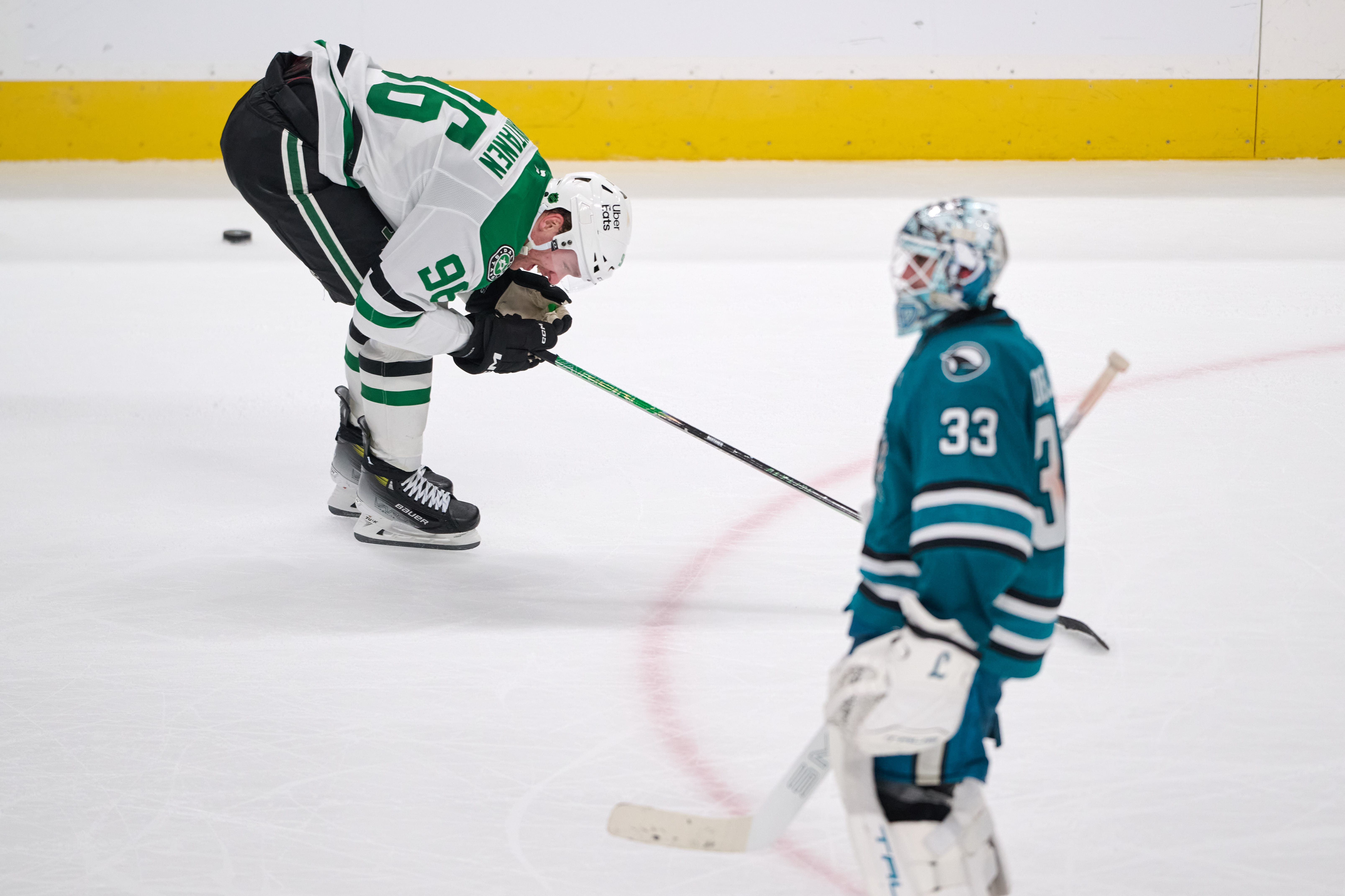 Dallas Stars forward Mikko Rantanen vs San Jose Sharks