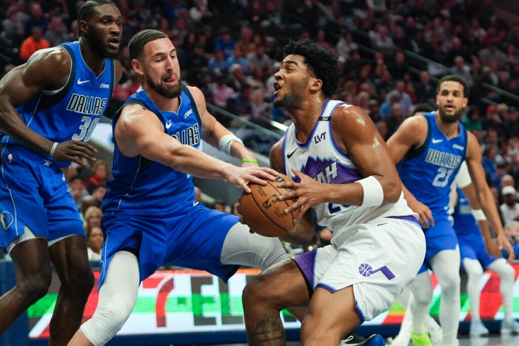 Dallas Mavericks guard Klay Thompson