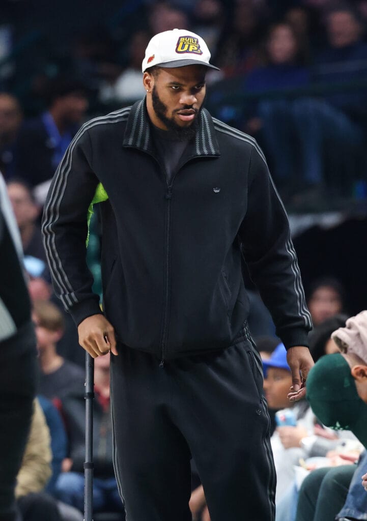 Micah Parsons says it’s sad how his relationship with Dallas Cowboys owner Jerry Jones went to shit