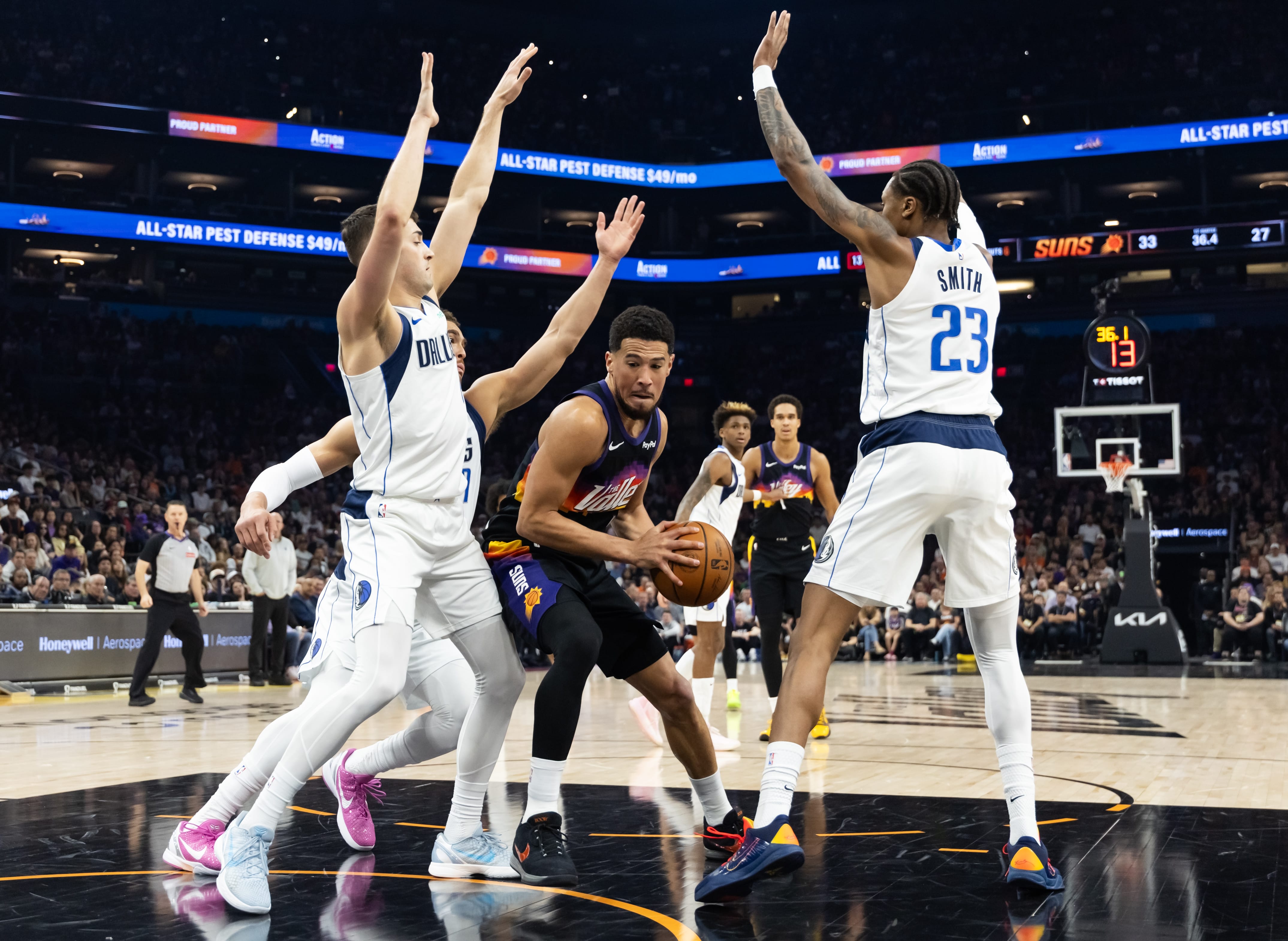 Mavericks' John Poulakidas