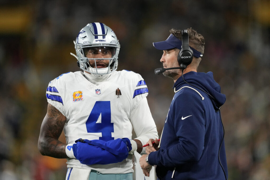 Dallas Cowboys go from embarrassing to inexcusable. But Brian Schottenheimer is safe for now