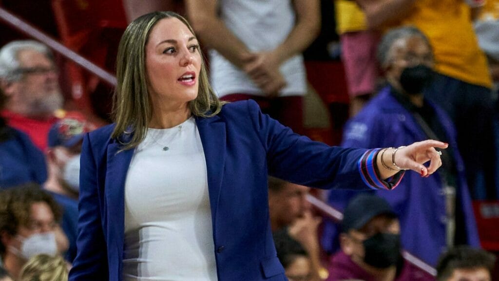 No. 4 Wildcats comeback to beat UNLV, advance to second round of NCAA Tournament