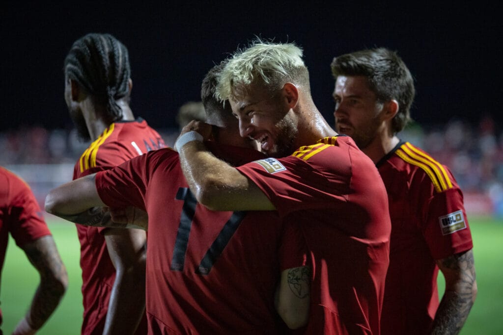 Schantz hails versatility as Rising continue to improve