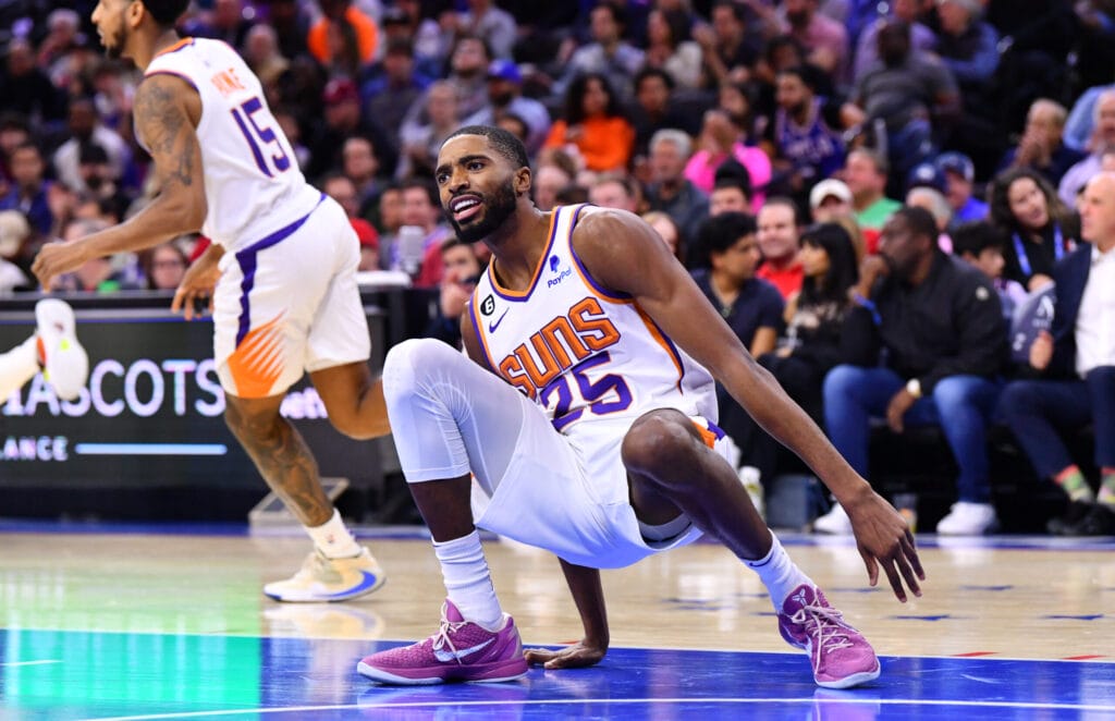 Facing injuries, Suns need more from Deandre Ayton and Mikal Bridges