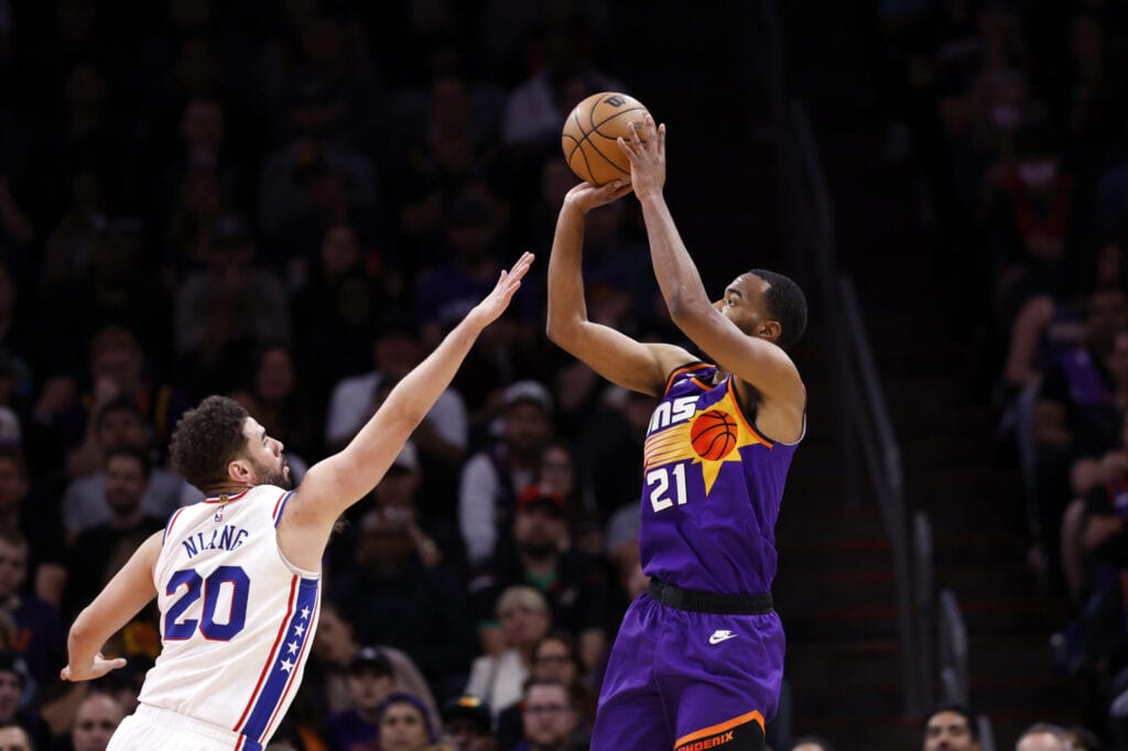 Suns are giving T.J. Warren a fair shake, and Tony Buckets is delivering