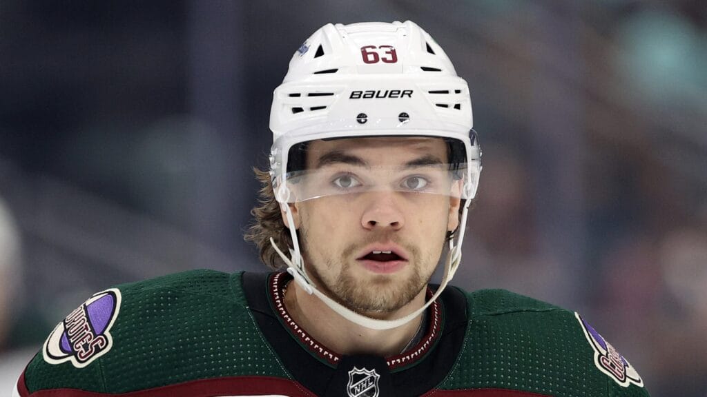 Examining Calder Trophy case for Coyotes rookie forward Matias Maccelli 🤌