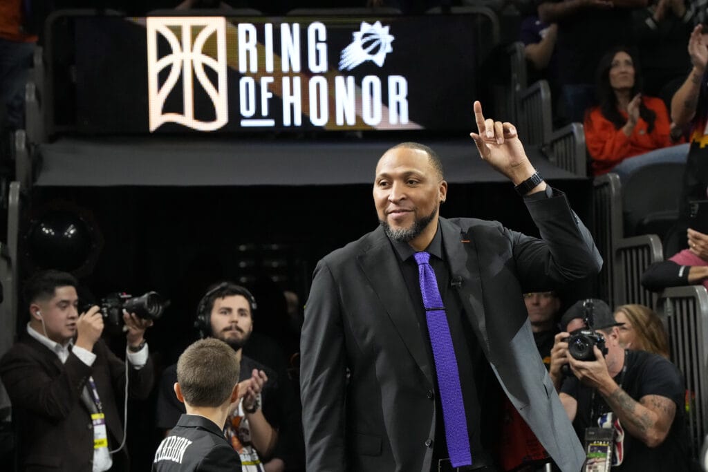 Shawn Marion was inducted into the Phoenix Suns Ring of Honor in a long overdue ceremony