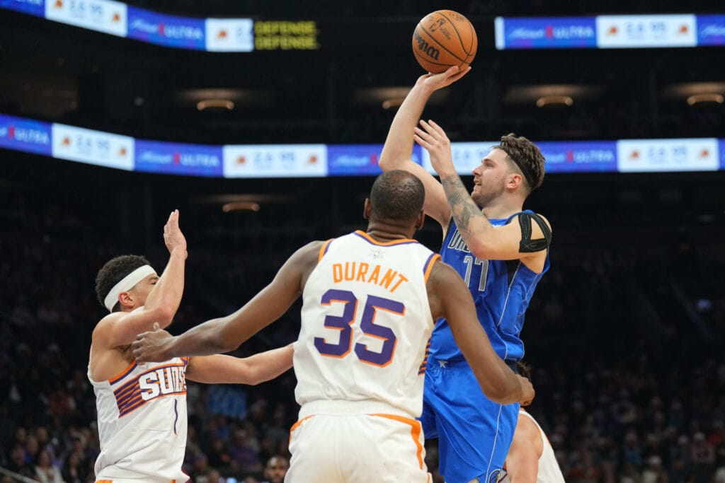 Another Phoenix Suns Christmas loss proved this team needs more from Devin Booker, Kevin Durant and Frank Vogel