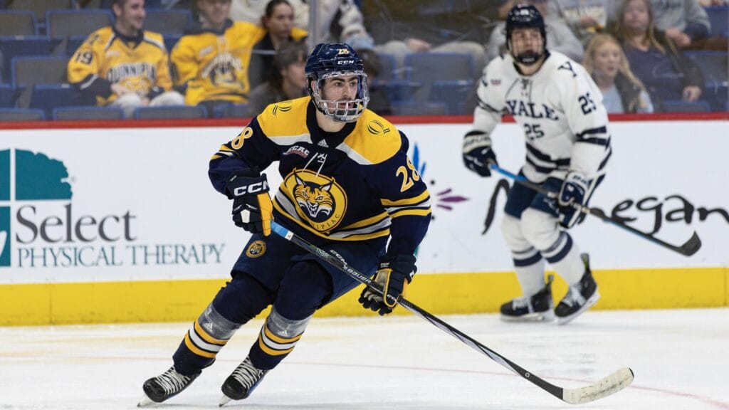Sam Lipkin will begin his pro career with the AHL's Tucson Ropadrunners.