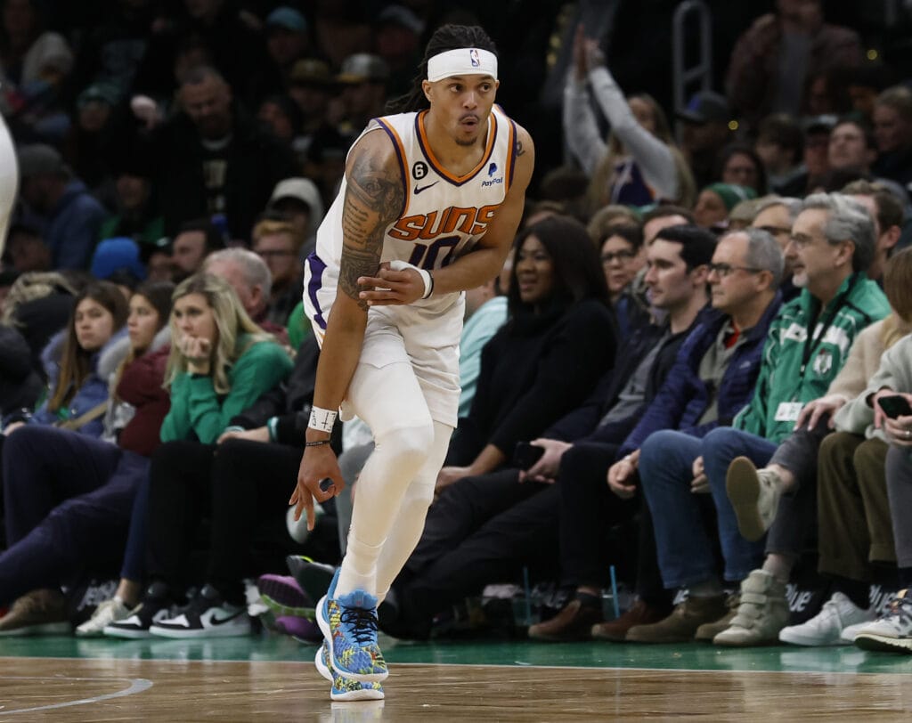 Damion Lee has agreed to re-sign with the Phoenix Suns in 2024 NBA free agency