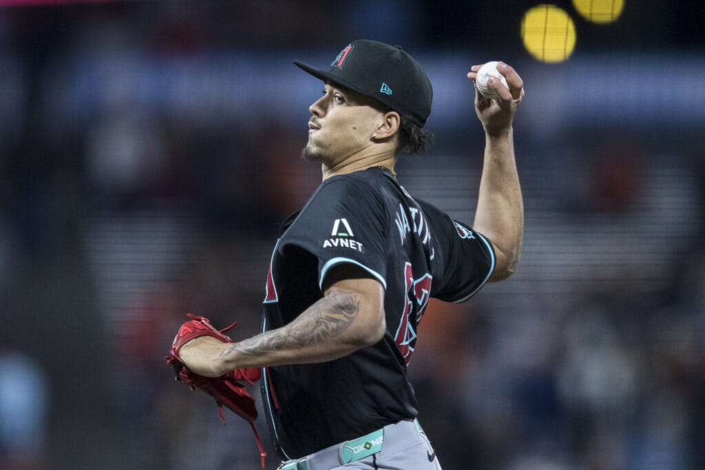 Diamondbacks closing pitcher Justin Martinez (63) throws against the San Francisco Giants during the ninth inning at Oracle Park.