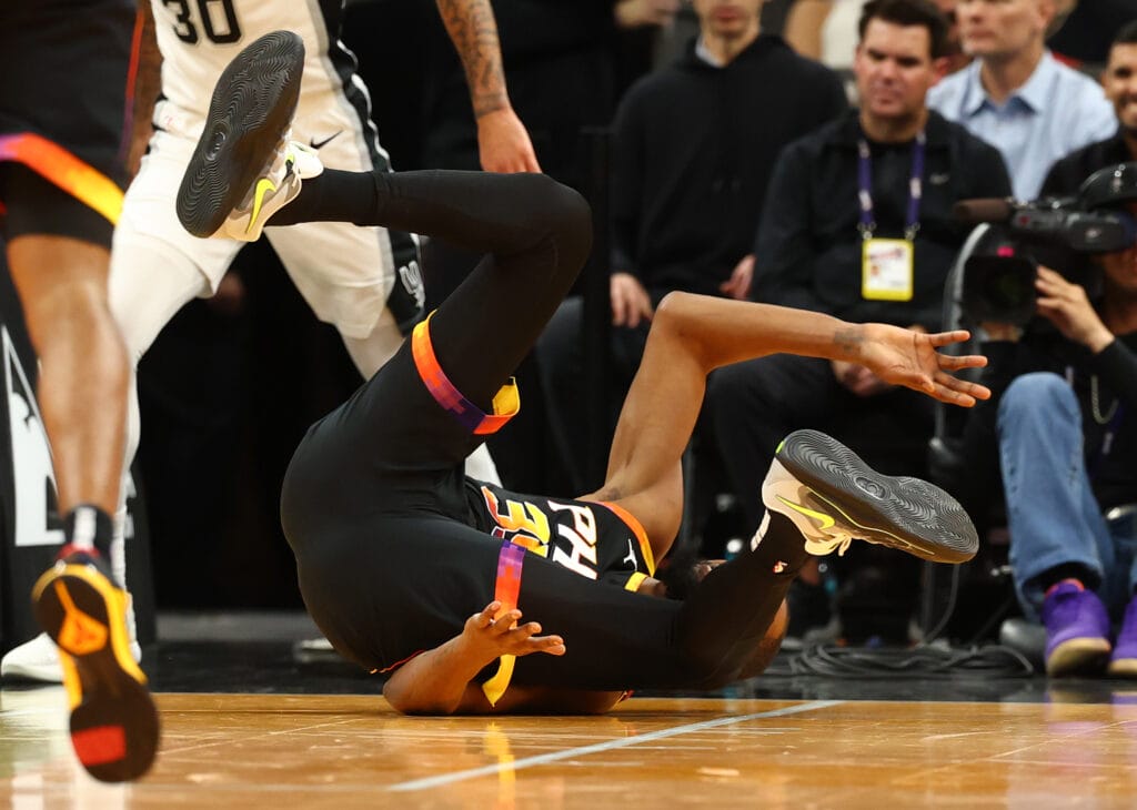 From Kevin Durant's left ankle sprain to Devin Booker hitting 15,000 points to Bradley Beal's return, here are five takeaways from the Phoenix Suns win over the San Antonio Spurs