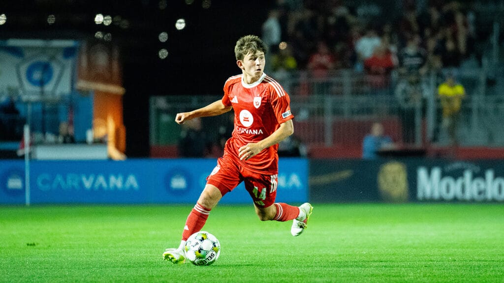 Phoenix Rising midfielder Jamison Ping controls the ball in his first professional start. Credit: Phoenix Rising FC