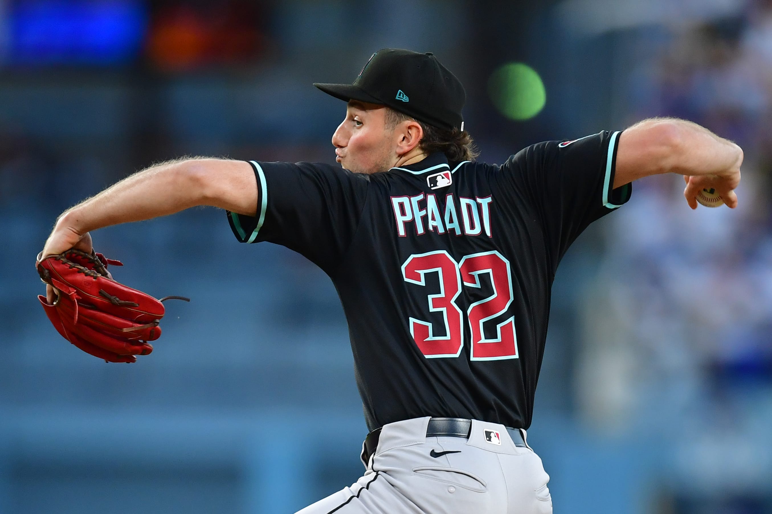 The Arizona Diamondbacks rank in the middle of the pack in most of the national pundits' power rankings.