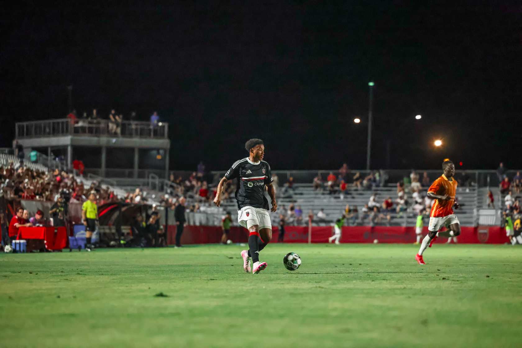 Phoenix Rising FC Defender Collin Smith plays the ball in the first half of the season before players take a mental health break. Image: Phoenix Rising FC