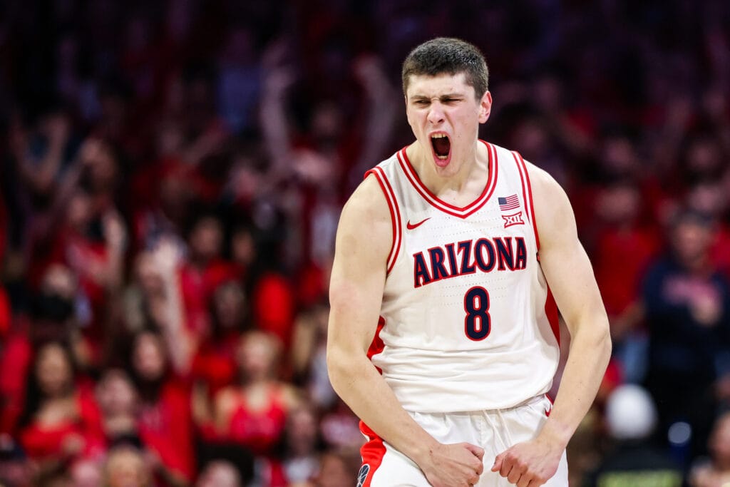 The Arizona Wildcats dismantled and decimated the Auburn Tigers at home. Tommy Lloyd’s group put together a nearly perfect performance en route to a blowout win over Auburn.