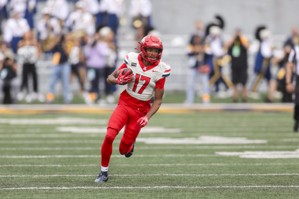 Arizona Wildcats receiver Isaiah Mizell