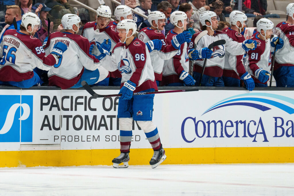 Mikko Rantanen makes history as Avs bury Sharks to regain division lead