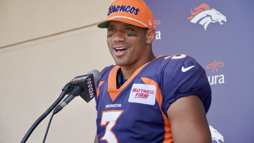 Training Camp Takeaways — Day 11: Russell Wilson wins again in the two-minute drill