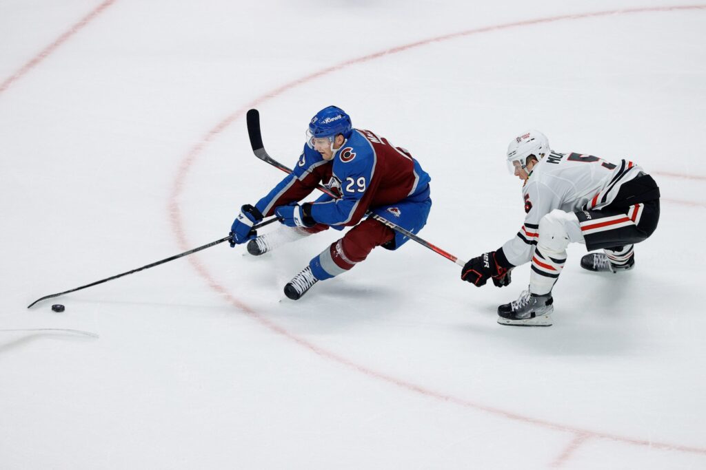 Avs-Blackhawks Game 4 Studs & Duds