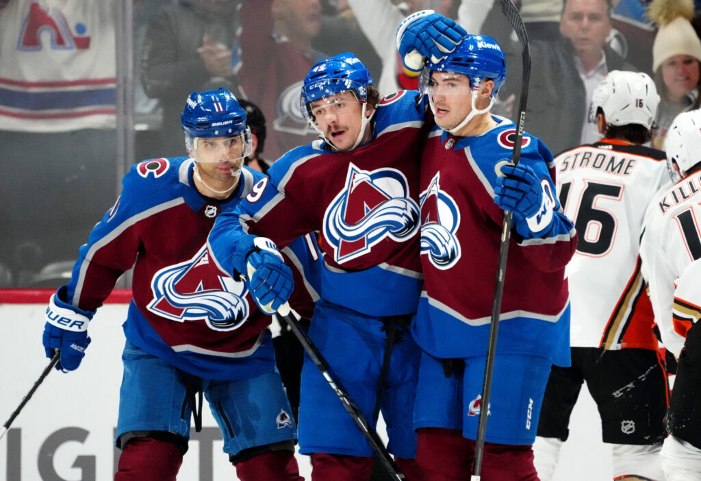 “We’re not expecting to score every night, but we have to create energy” Avs’ bottom-six dominates Ducks