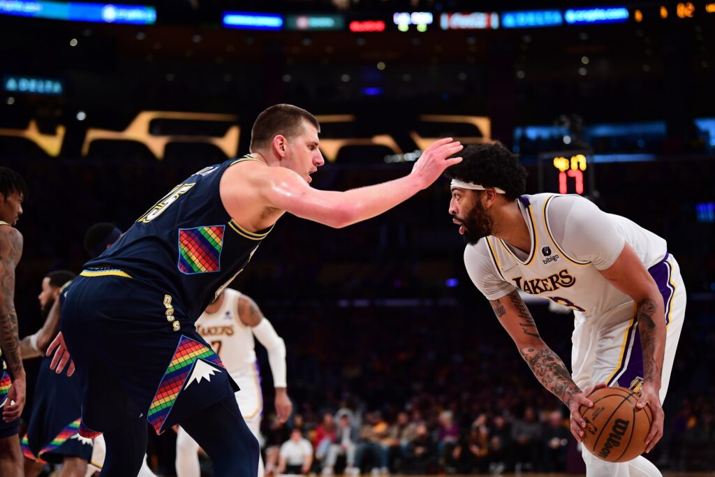 How Nikola Jokic shut down Anthony Davis and the Lakers in the 4th quarter