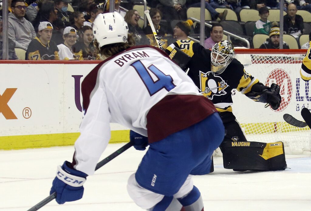 Second straight win over Penguins clinches playoff berth for Avalanche