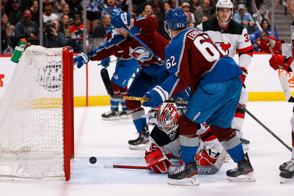 Lehkonen shines as Avs get revenge on Devils