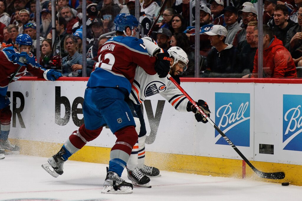 Avalanche open free agency by keeping the band together