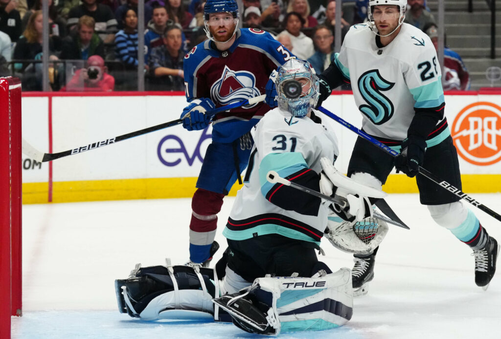 Late goal sinks Avs ahead of long roadtrip