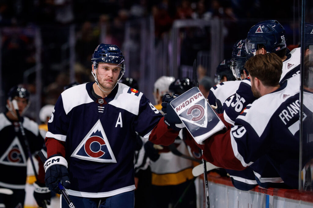 Mikko Rantanen’s three-point night helps Avs best Nashville 5-3