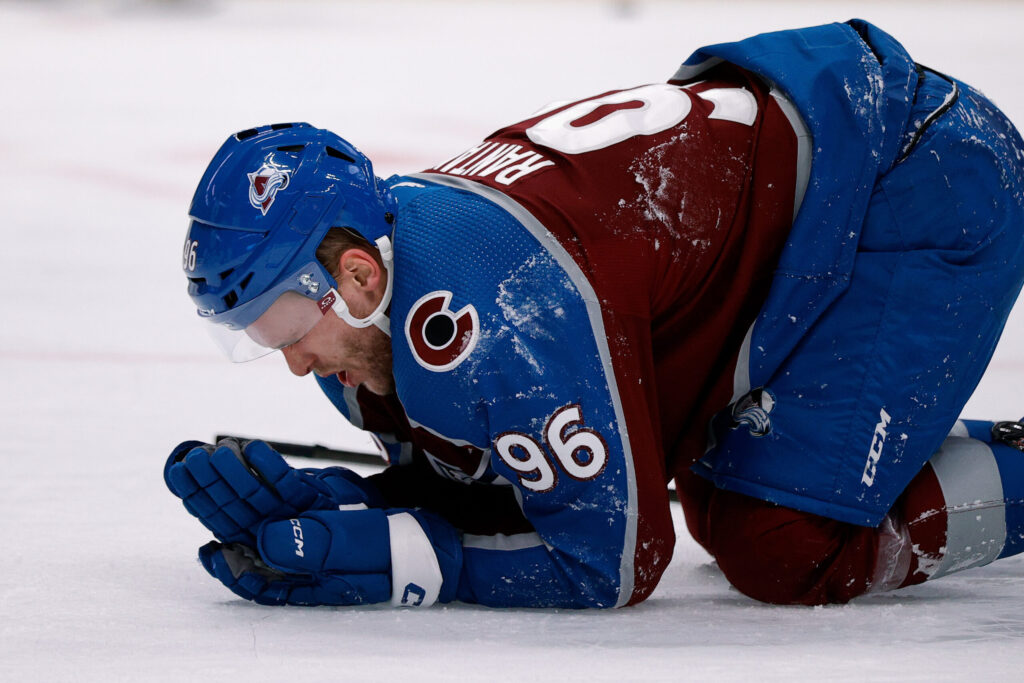Avs come up short in frustrating loss to Canucks