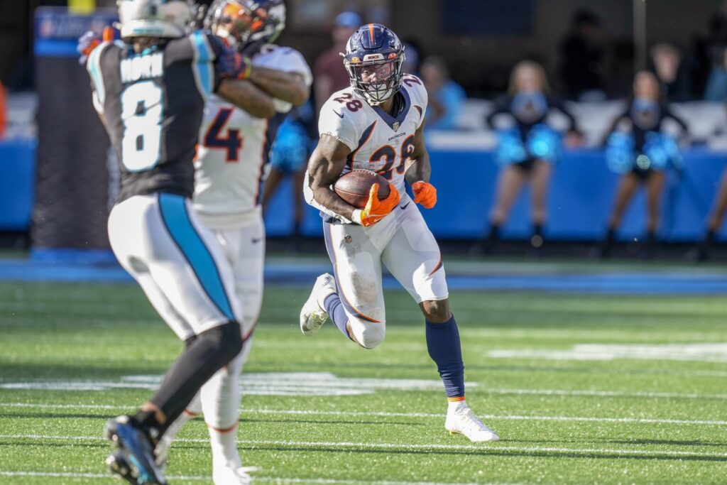 How Latavius Murray stabilized a banged up running backs room in Denver