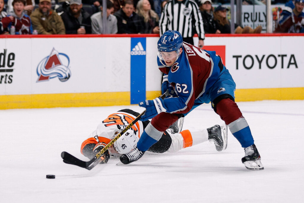 Lehkonen and Compher drive Avalanche to victory over Flyers